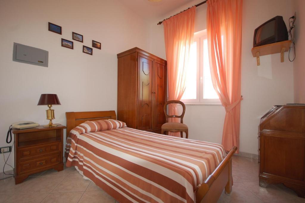 Hotel Terme Rosaleo Casamicciola Terme Habitación foto